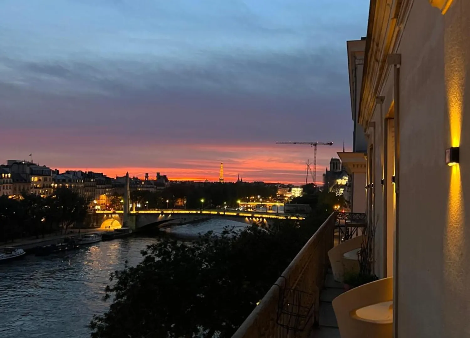 Elegant Artistic Flat On The Seine River Párizs